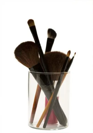 Make up - How To Care For Your Brushes/make up
